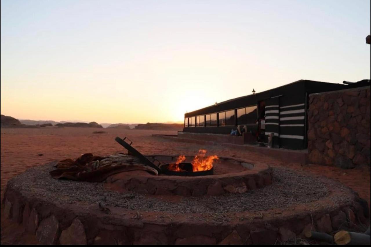 Отель Bedouin Adventure & Tours Вади-Рам Экстерьер фото